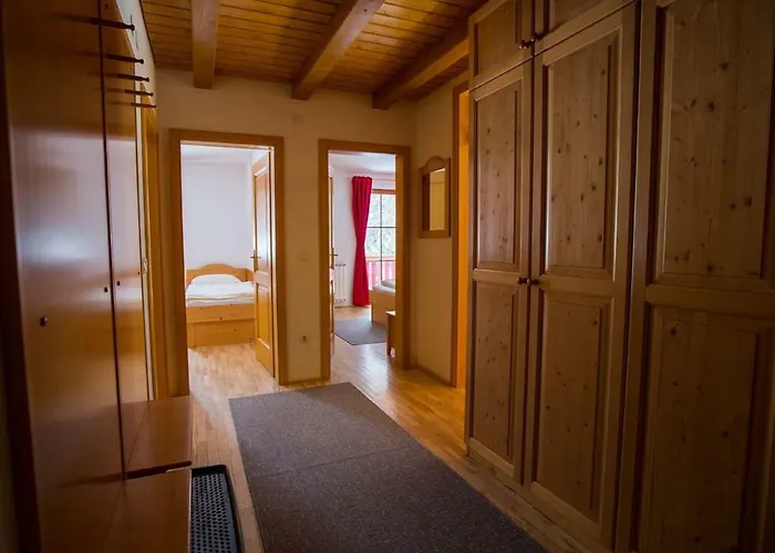 Bolfenk アパート ホコ・ポホリェ